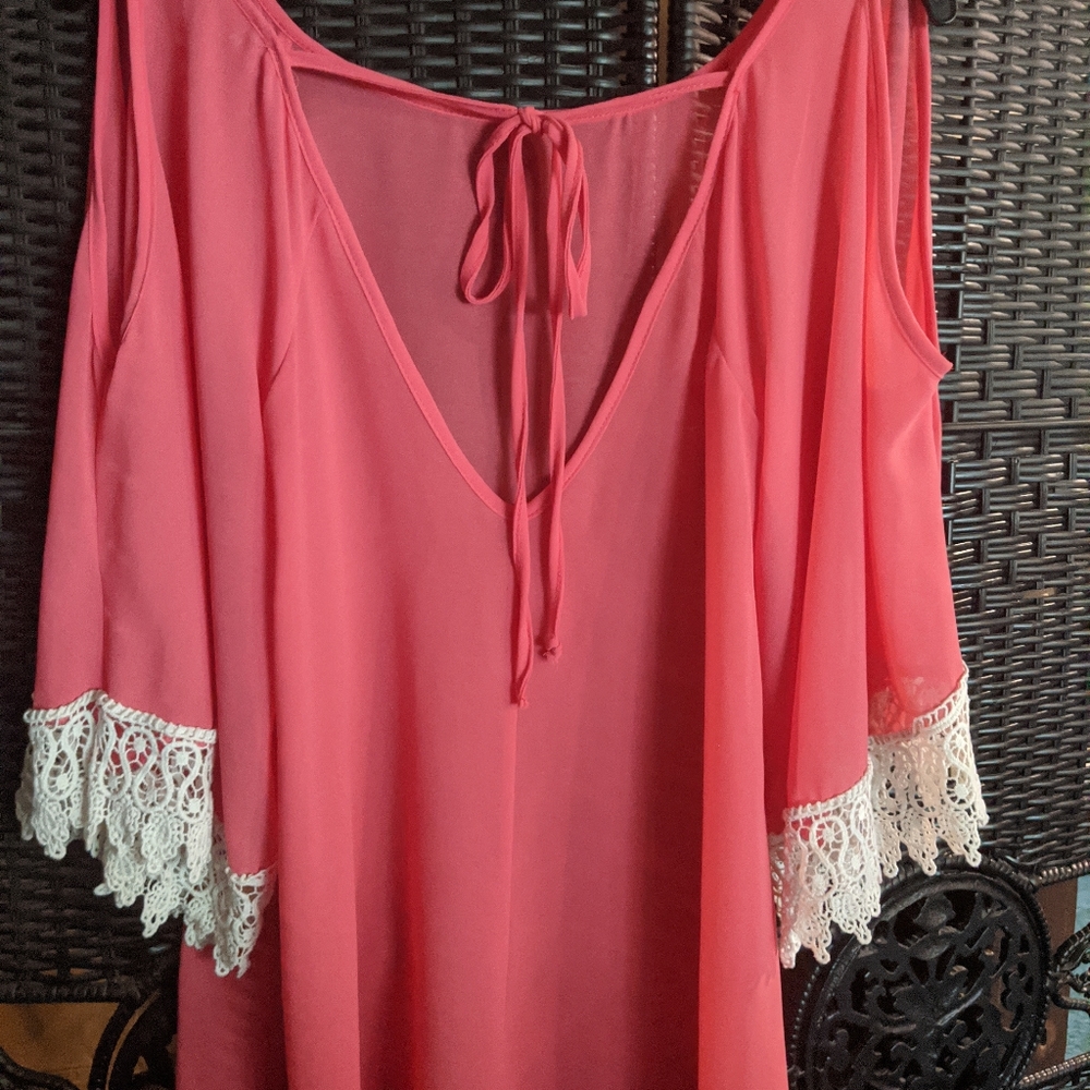 Cold shoulder shirt - Picture 2 of 2